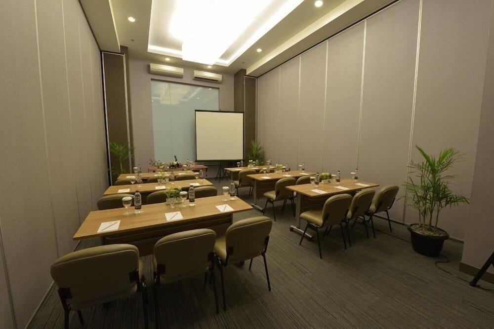 Pranaya Boutique Hotel Serpong Exteriör bild