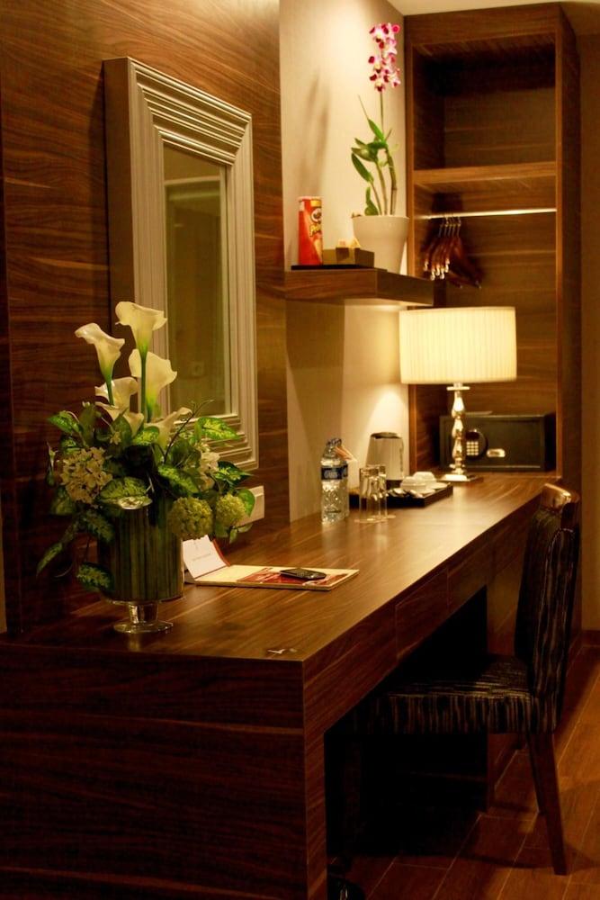 Pranaya Boutique Hotel Serpong Exteriör bild