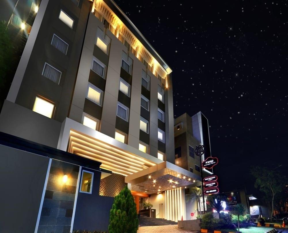 Pranaya Boutique Hotel Serpong Exteriör bild
